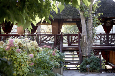 restaurant-terrasse-etangs de corots- les paillotes