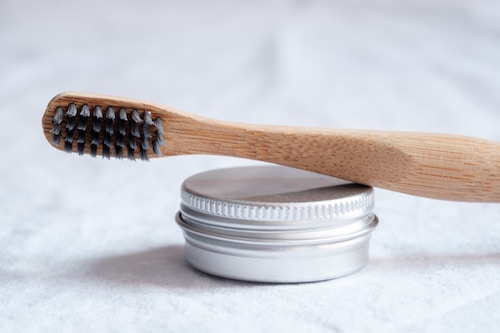 Brosse-à-dents-bambou-Salle-de-bain-zero-dechet-paris-al-ouest