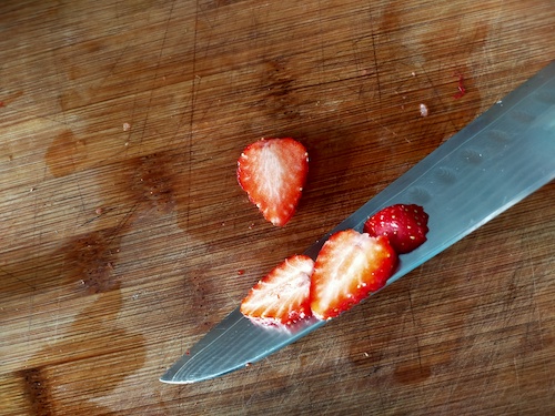 Préparation fraises en lamelles
