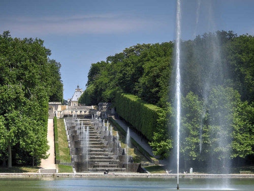 Le Parc du domaine de Sceaux . Un jardin remarquable près de Paris 