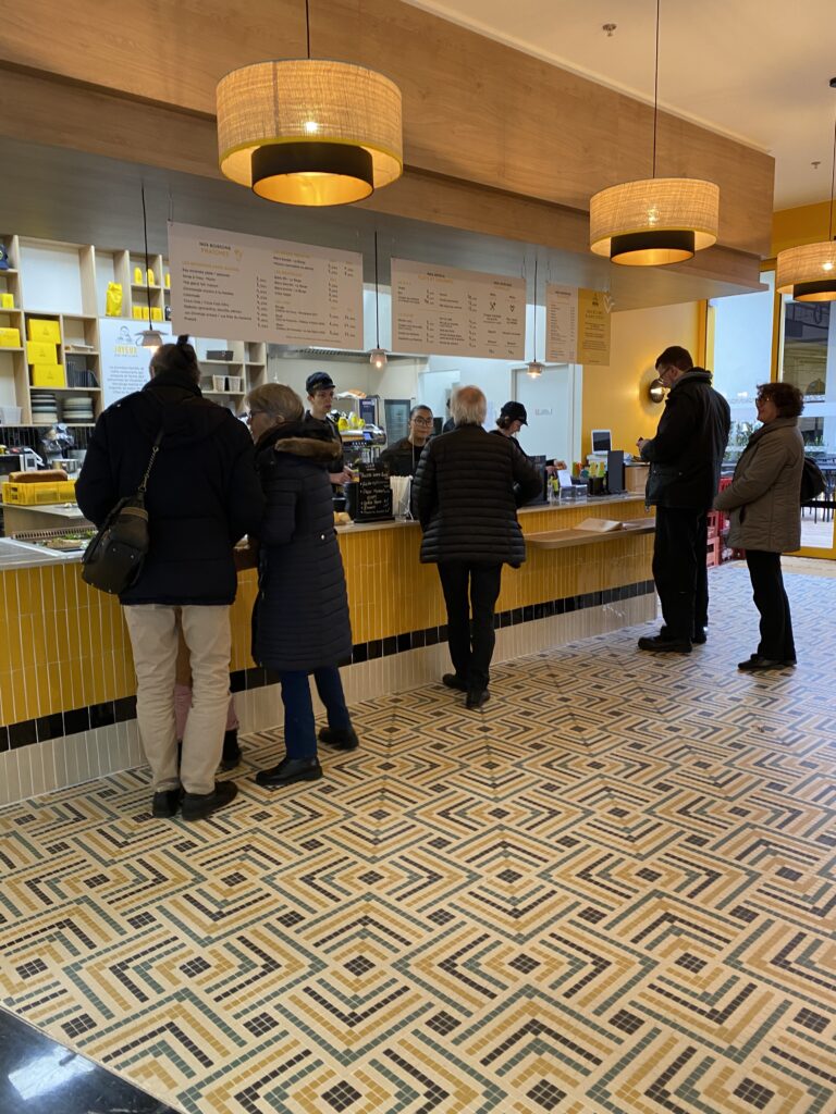 Cafe-Joyeux-Versailles-resto