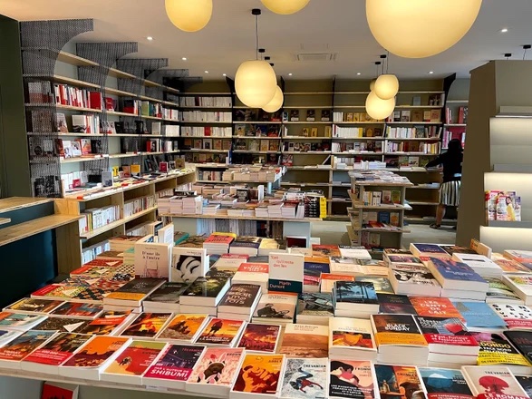 La Place des Mots. La librairie de Garches