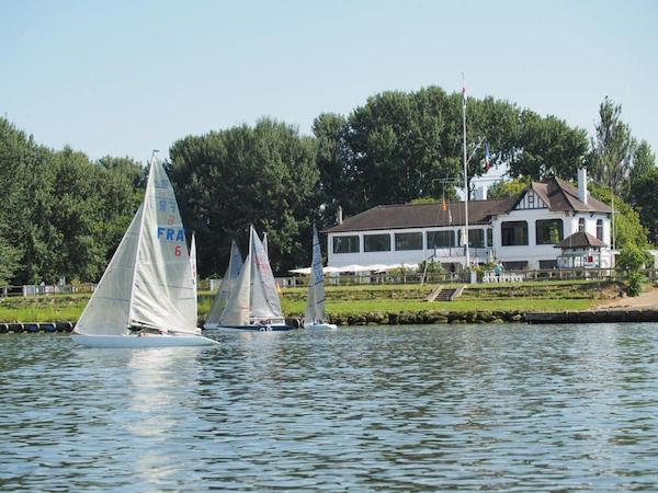 Restaurant les Voiles Les Mureaux 
10 terrasses de l'ouest parisien en bord de Seine