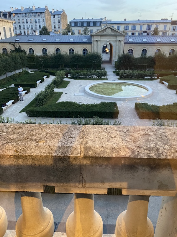 Espace Richaud à Versailles Jardin. 
