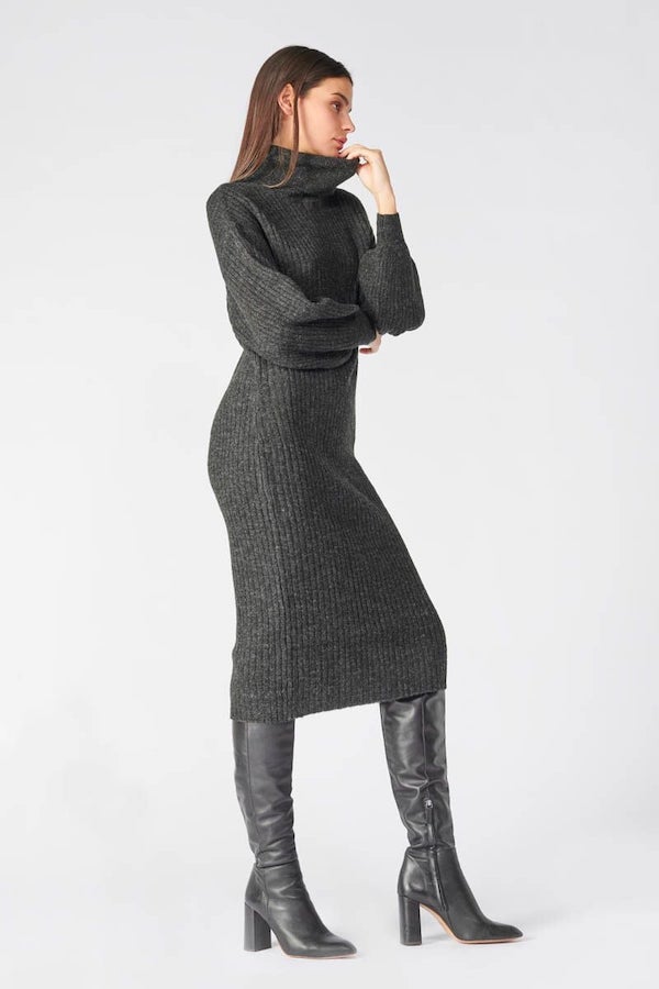 Dressing indispensable pour l'hiver Robe pull grise
