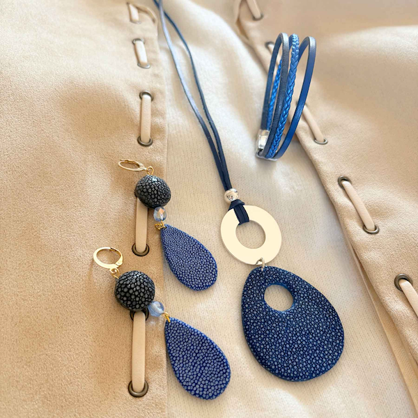 Aramance, créateur bijoux en cuir. 
Marché de Noël St Germain en Laye