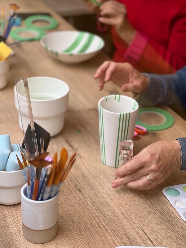 Atelier peinture céramique, tournage à Meudon