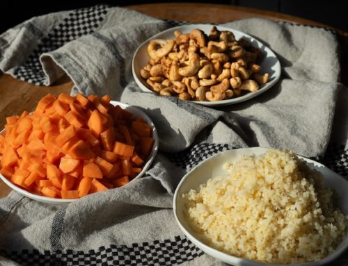 Salade de boulgour aux carottes et noix de cajou à la harissa