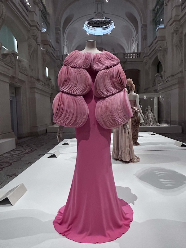 Robe-rose-Expo-Mode-MAD-Paris Robe-rose-Expo-Mode-MAD-Paris